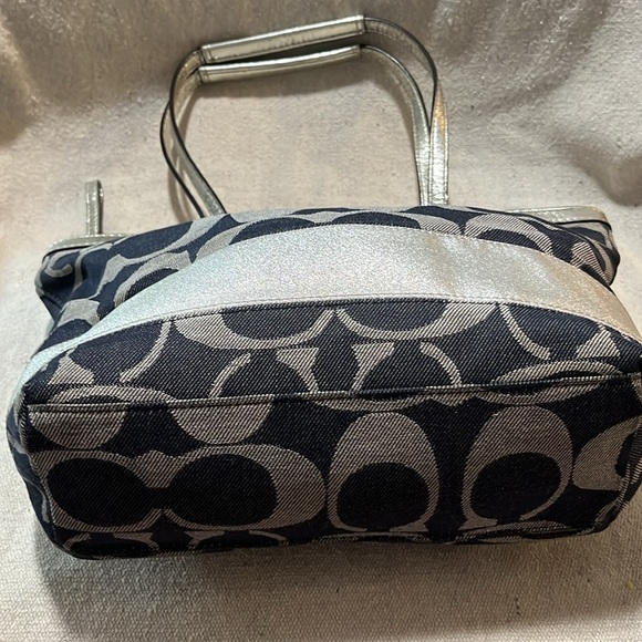 COACH Denim on Silver Shoulder Bag! - Picture 4 of 16